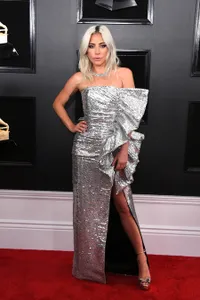 FOTO: 10 Artis Cantik Peraih Gelar Best Dressed di Grammy 2019