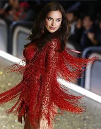 FOTO: 10 First Timers Stunning Victoria's Secret Fashion Show '16