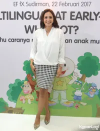 FOTO 10 Tahun Pernikahan, Donna Agnesia Dapat Kejutan Dari Darius