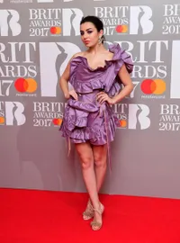 FOTO: 12 Seleb Dengan Predikat Worst Dressed di BRIT Awards 2017