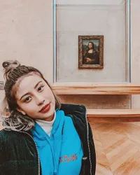 FOTO: 3 Look Awkarin di Paris, Dijamin Anti Dingin