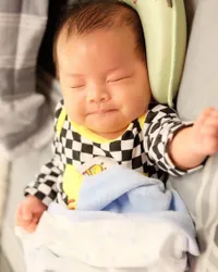 FOTO: 40 Hari, Baby Kanaka Anak Tya Ariestya Makin Menggemaskan!