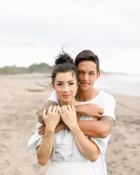 FOTO: 6 Tahun Menikah, Irfan & Jennifer Bachdim Makin Romantis
