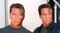 FOTO: 8 Seleb Ini Berpose Bareng Stuntmannya, Mirip Nggak?