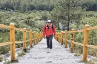 FOTO 8 Selebriti Ini Cocok Jadi Teman Traveling Jelajah Nusantara
