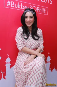 FOTO: 9 Selebriti Indonesia Ini Giginya Rapi Banget, Cek Deh
