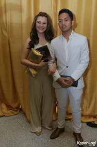 FOTO Aaliyah Massaid Gandeng Mesra Pacar Usai Red Carpet, Kompak!