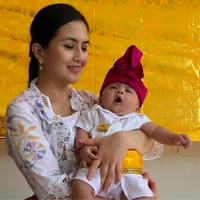 FOTO: Acara 3 Bulanan Anak Kembar Kadek Devi Dengan Adat Bali