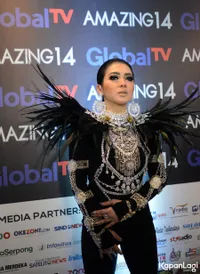 FOTO: Adu Cantik & Tampan Seleb di Red Carpet Ultah Global TV