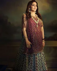 FOTO Adu Gaya Fashion di Pesta Sangeet Isha Ambani, Cantik Elegan