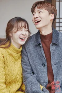 FOTO: Ahn Jae Hyun & Goo Hye Sun Makin Lengket Tak Terpisahkan