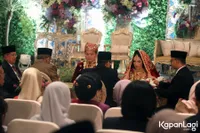 FOTO Akad Nikah Alexandra Asmasoebrata - Subhan Aksa, Dihadiri JK