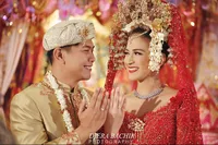 FOTO: Akad Nikah Mewah Nina Zatulini, Serba Merah & Romantis