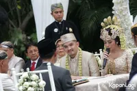 FOTO: Akad Nikah Selvi Kitty, Emas - Uang Dollar Untuk Seserahan