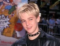 FOTO: Alami Eating Disorder, Perut Aaron Carter Tetap Berotot