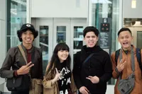 FOTO: Aliando Syarief Terima Tantangan Buka Baju di Gunung Fuji