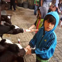 [FOTO] Alric Putra Wulan Guritno Ganteng Banget Meski Masih Kecil