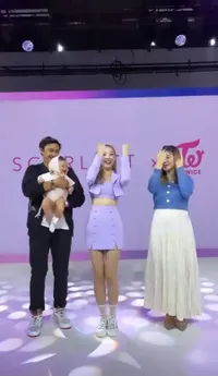Foto Anak-Anak Felicya Angelista Saat Interaksi dengan D.O. EXO Hingga Kim Bum, We Can't Relate!