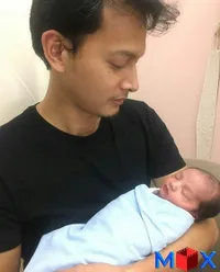 FOTO: Anak Pertama Fedi Nuril, Pelengkap Kebahagiaan Keluarga