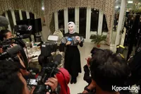 FOTO: Angel Lelga Beberkan Fakta Sebelum Terjadi Penggerebekan
