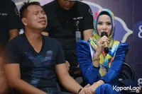 FOTO Angel Lelga Khawatir Bahasa Vicky Prasetyo Pengaruhi Anaknya
