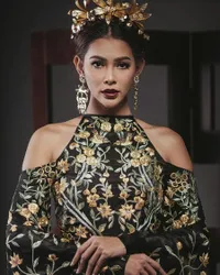 FOTO Anggun & Mempesona, Gaya Bunga Jelitha di Photoshoot Terbaru