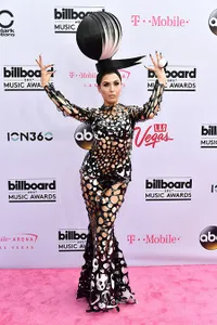 FOTO: Artis Bergaun Terburuk di Billboard Awards, Bikin Melongo!
