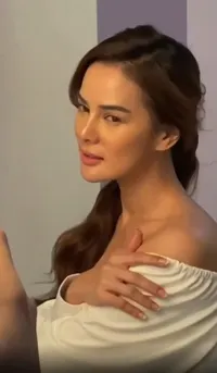 Foto Astrid Tiar yang Makin Cantik Kayak Bule, Rambut Pendek Juga Bikin Tambah Segar