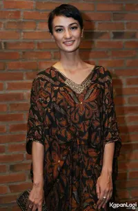 FOTO: Atiqah Hasiholan Soal Menu Favorit dan Makna Lebaran