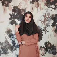 FOTO: Awkarin Jualan Hijab Dengan Berbagai Jenis Filosofi