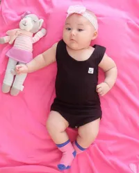FOTO: Baby Kayla, Anak Pasha & Adel Yang Kian Cantik Menggemaskan