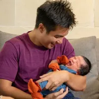 Foto Baby Kenzo Putra Kedua Baim Wong Saat Digendong Para Selebritis Top, Emang Gemesin