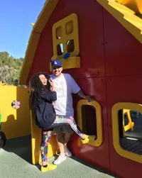FOTO: Bahagianya Rob Kardashian Liburan Bareng Pacar di Legoland