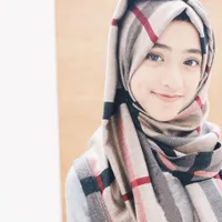 FOTO: Baru Lulus SMP, Hijabers Shirin Al Athrus Makin Cantik Imut
