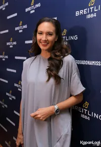 FOTO Baru Menikah, Nadine Chandrawinata dan Dimas Sudah Berpisah!