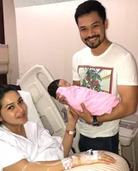 FOTO: Baru Saja Lahiran, Deretan Seleb Ini Jenguk Nabila Syakieb
