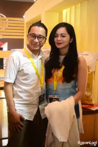 FOTO: Bayu Oktara Masak Demi Beri Hadiah Buat Istri Yang Hamil