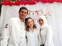 FOTO: Beby Tsabina Rayakan Ulang Tahun Bareng Sahabat & Keluarga