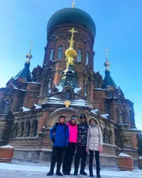 FOTO: Begini Liburan Anjasmara dan Keluarganya di Harbin, China