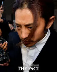 FOTO: Begini Tampilan Jung Joon Young - Seungri Pasca Pemeriksaan
