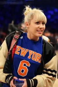 FOTO: Bergaya Vintage, Rumah Baru Miley Cyrus Cantik & Nyaman