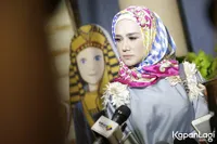 FOTO: Berhijab, Mulan Jameela Tak Tutup Kemungkinan Kenakan Cadar