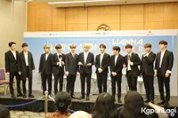 FOTO: Berjas, Wanna One Ganteng Banget Saat Preskon di Indonesia