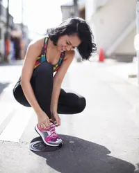 FOTO: Berlari Di Jalanan Jepang, Andien Pamer Perut Indah