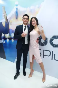 FOTO Berteman Dekat, Afgansyah Reza & Pevita Pearce Saling Memuji