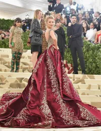 FOTO Best Dressed Met Gala 2018, Artis-Artis Dandan Cantik & Unik