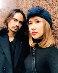 FOTO Bikin Baper! Ini Momen Dinner Romantis BCL & Ashraf di Paris