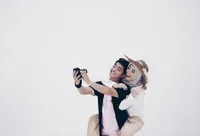FOTO Bikin Baper! Saling Tatap, Momen Mesra Ricky Harun & Herfiza