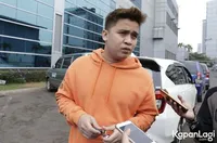 FOTO: Billy Syahputra Akui Hilda Masih Coba-Coba Soal Pakai Hijab
