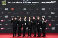 Foto Boyband Ganteng di Red Carpet 2020 MAMA, NCT Bak Satu Kelas - MONSTA X Kocak